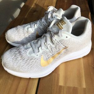 Nike Sneakers - Zoom Winflo 5